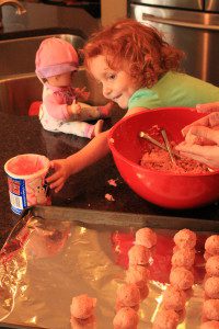 Toddler_baking_nashmomsblog