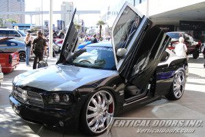 SEMA_07_DODGE_CHARGER