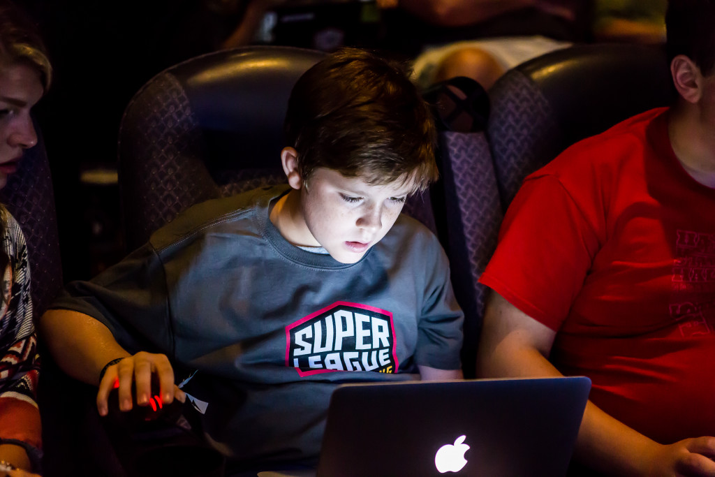 SuperLeague_boy playing Minecraft_NMB