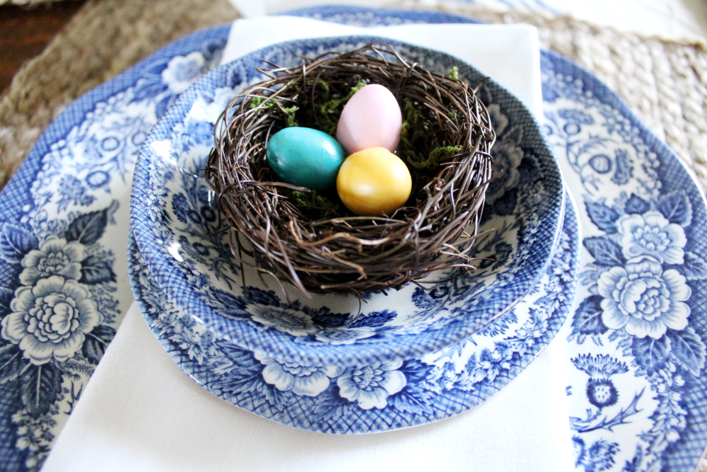 Quick, Easy Easter Table place setting tablescape Nashville Moms Blog