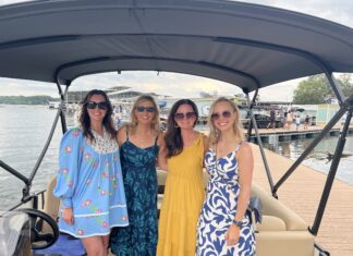 Set Sail on a Dock and Dine Cruise with Freedom Boat Club